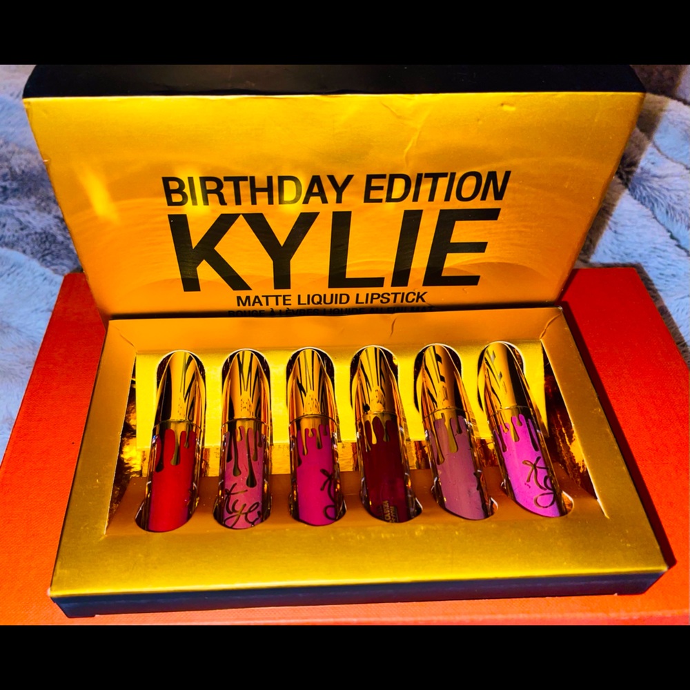 Kylie Jenner birthday edition lipgloss kit